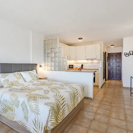 Heated Pool Marina Primavera Адехе